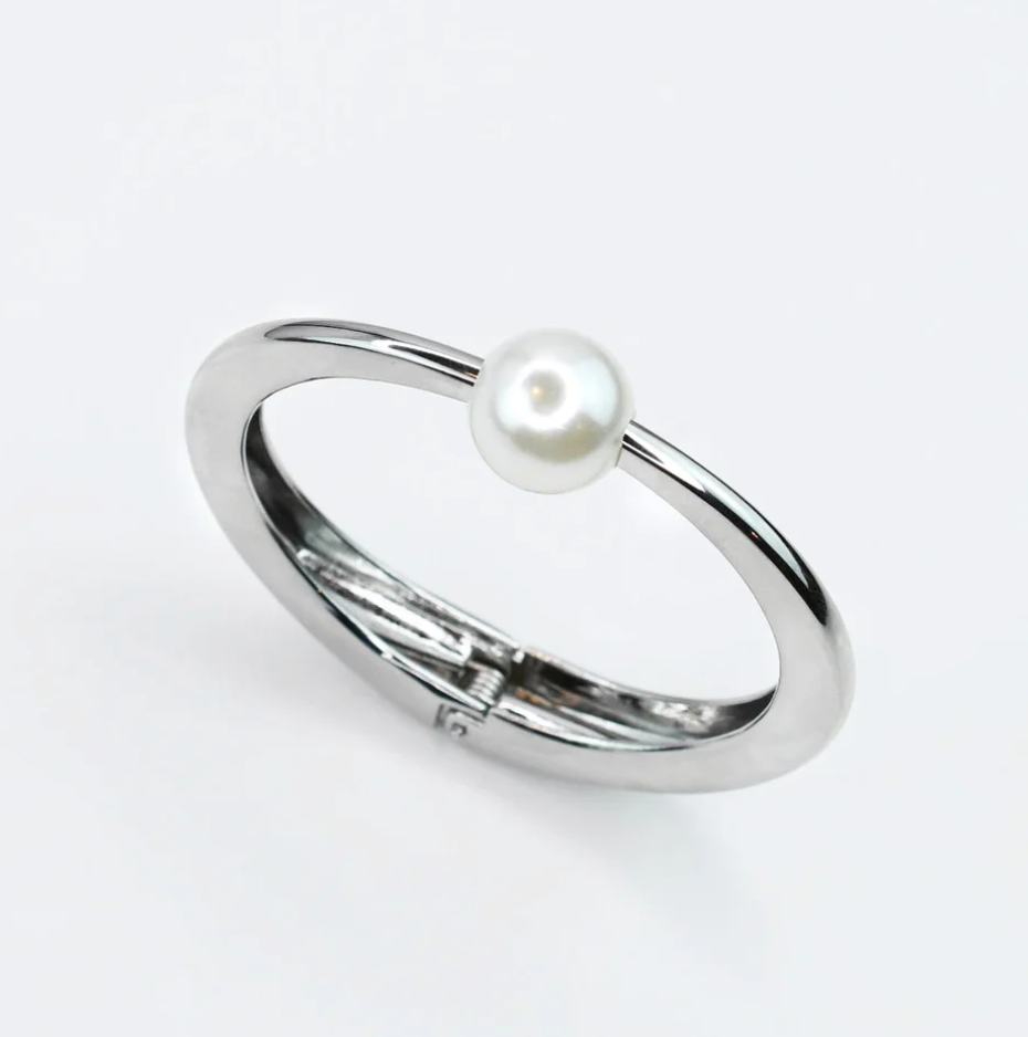 TJ - Halo Single Pearl Bangle - 2 Colors!