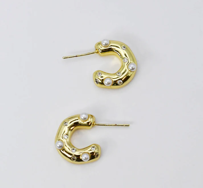 TJ - Gleaming C Earrings