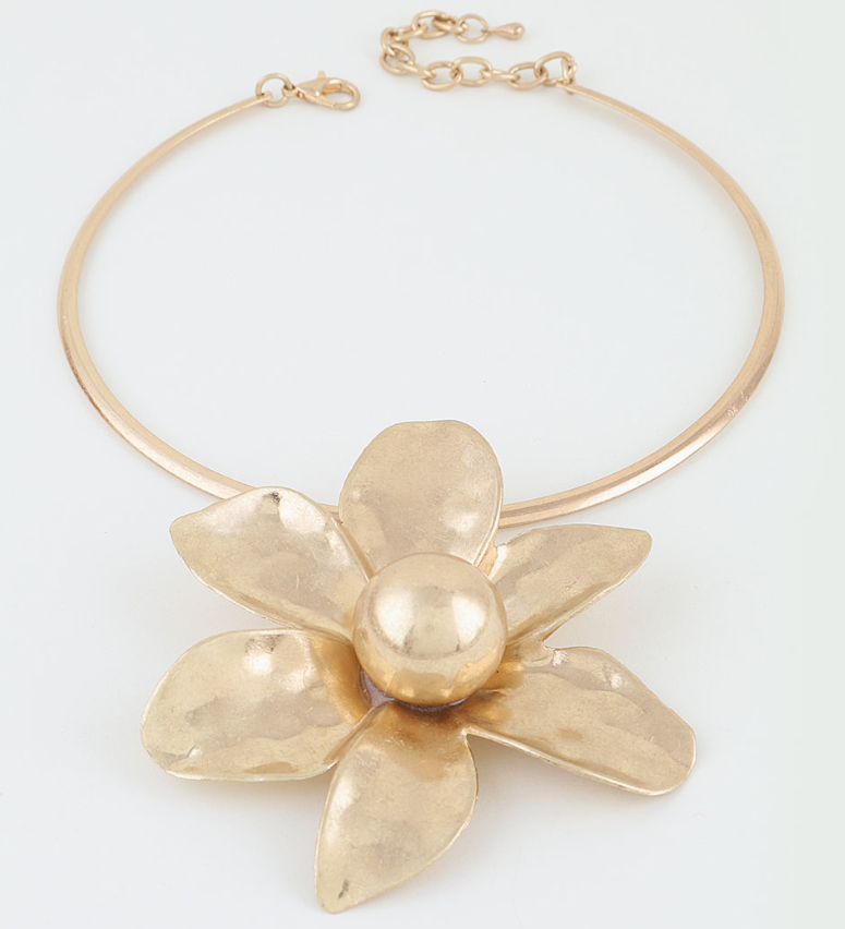 Hammered Flower Choker Necklace