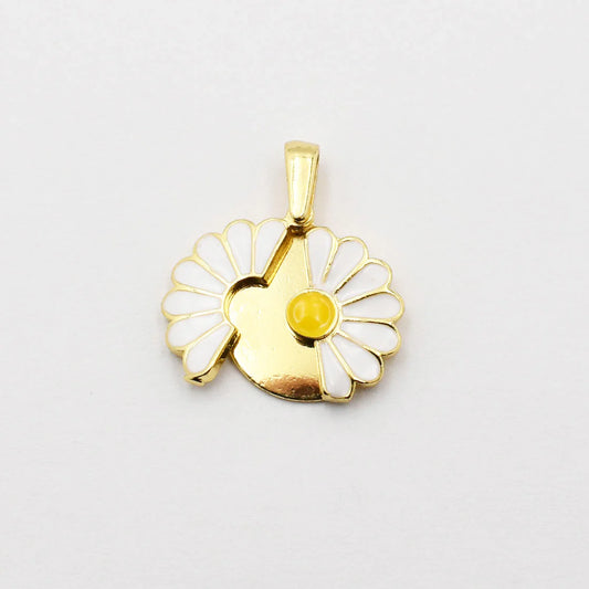 TJ - Opening Daisy Charm