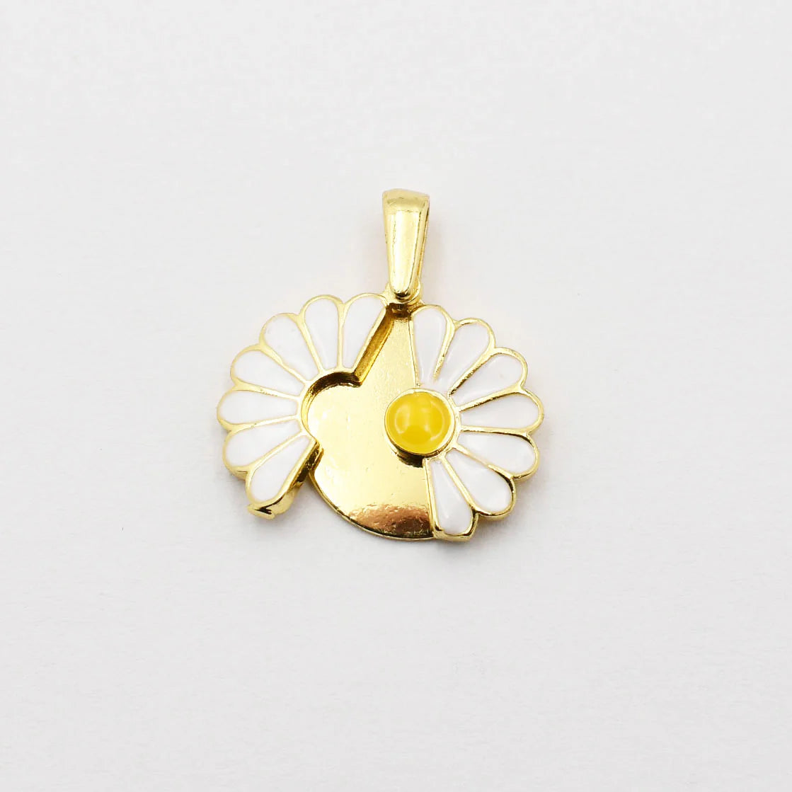 TJ - Opening Daisy Charm